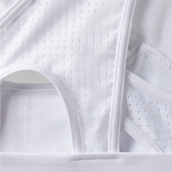 Fabletics Mesh Breathable Medium Impact Sports Bra Classic White Size Medium NWT