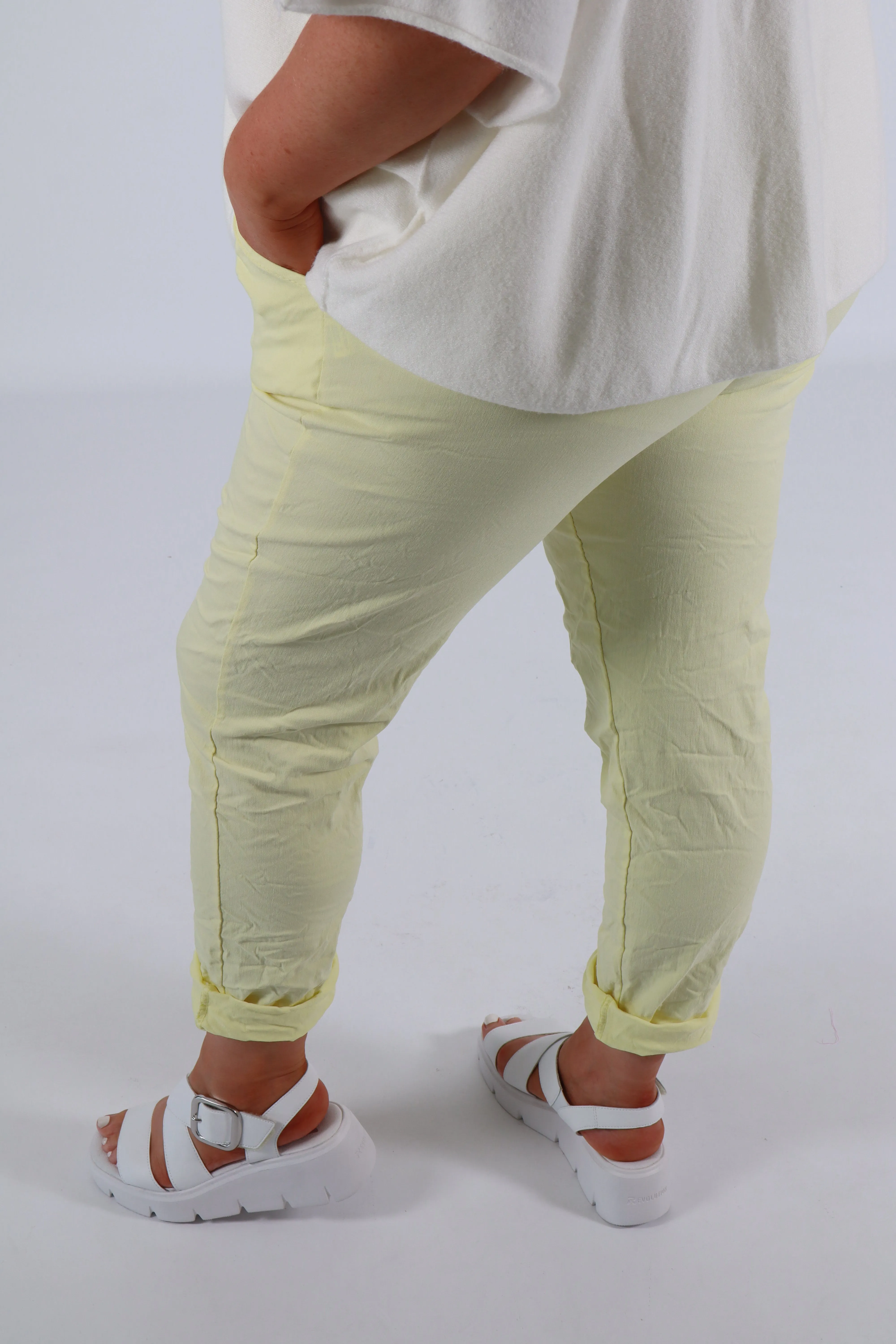 Grace Jogger in Yellow
