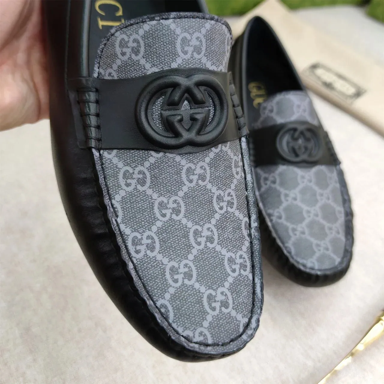 GUCCI || Interlocking GG-logo Leather Loafers | Black