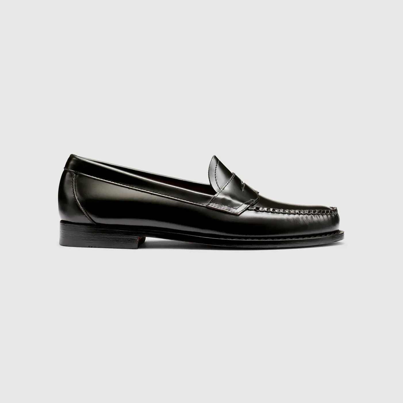 Logan Weejuns Loafer in Black