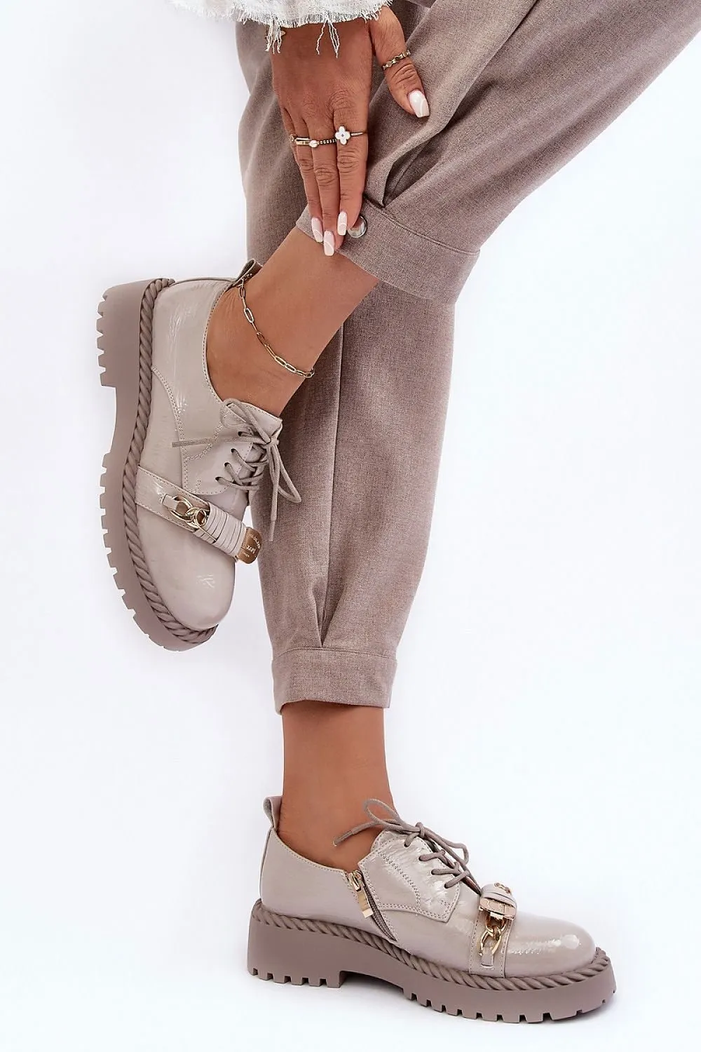 Low Shoes Step in style