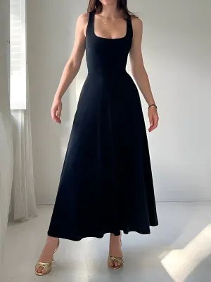 SIGLINDE IN TRENDY MIDI DRESS