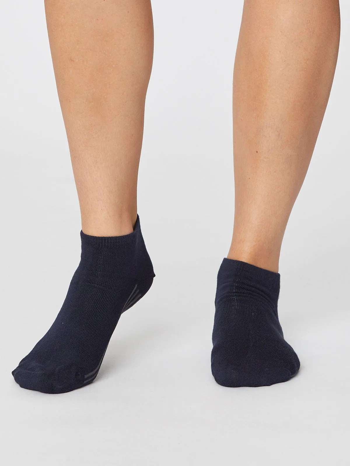 Solid Jane Navy Bamboo Organic Cotton Trainer Sock by Thought, Size 4-7