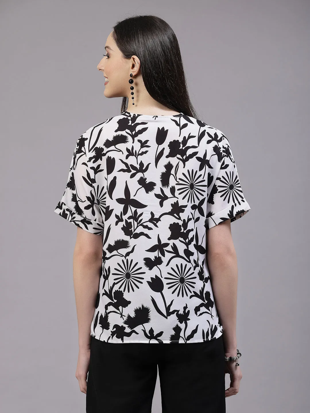 Style Quotient Women Relaxed Fit Black and White V-neck Extended Sleeve Top