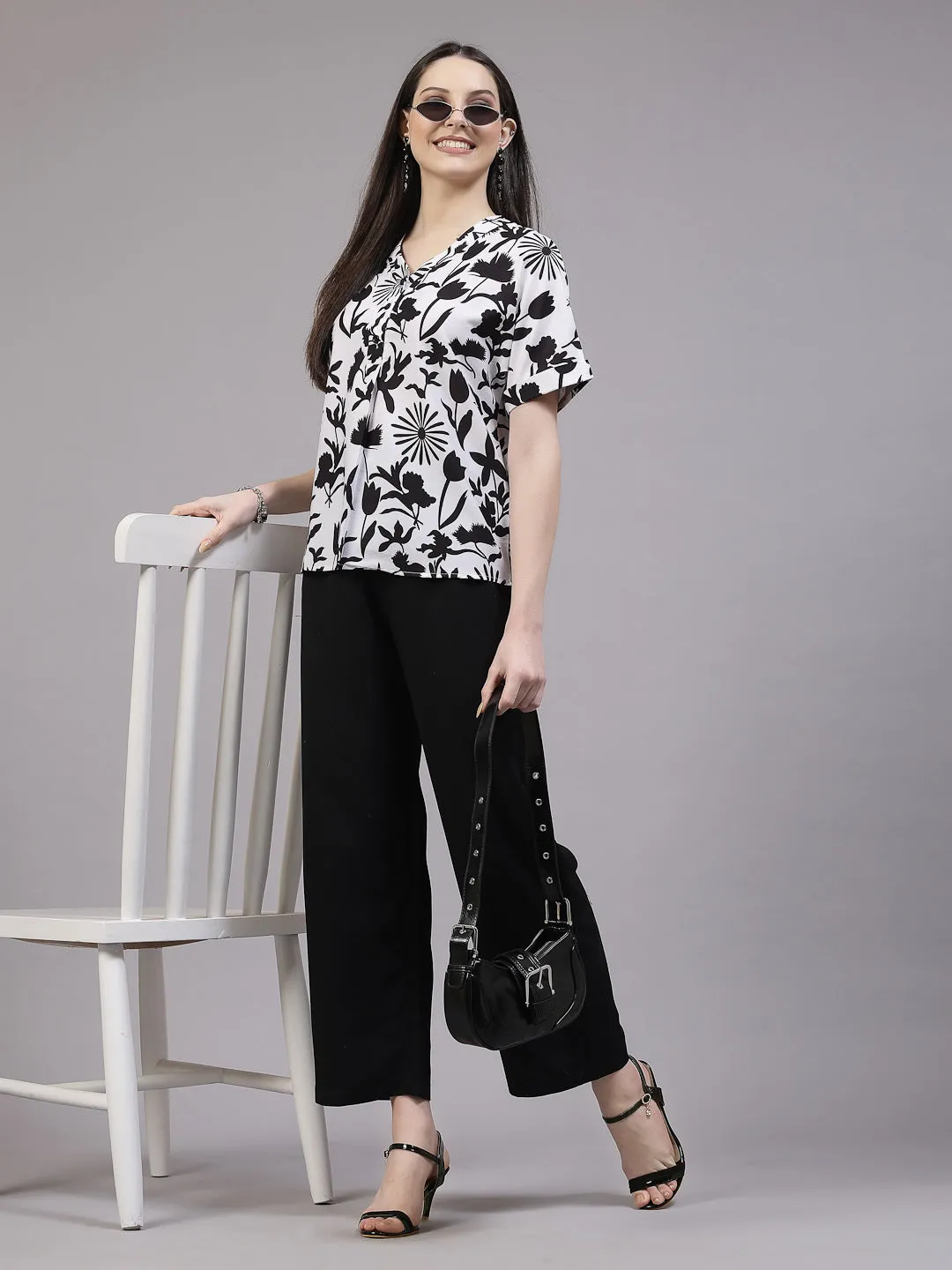 Style Quotient Women Relaxed Fit Black and White V-neck Extended Sleeve Top