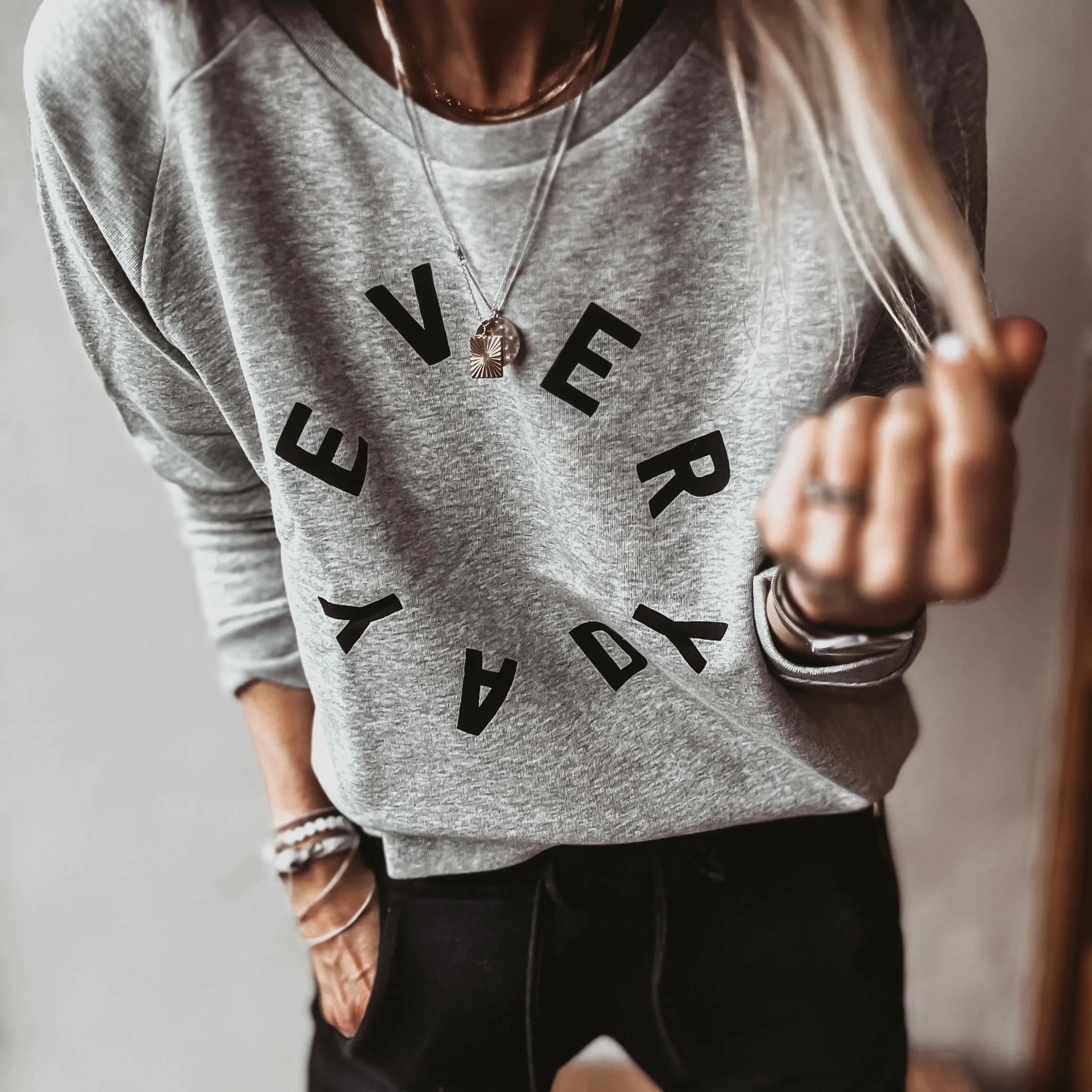 The EVERYDAY GREY sweatshirt *relaxed style*