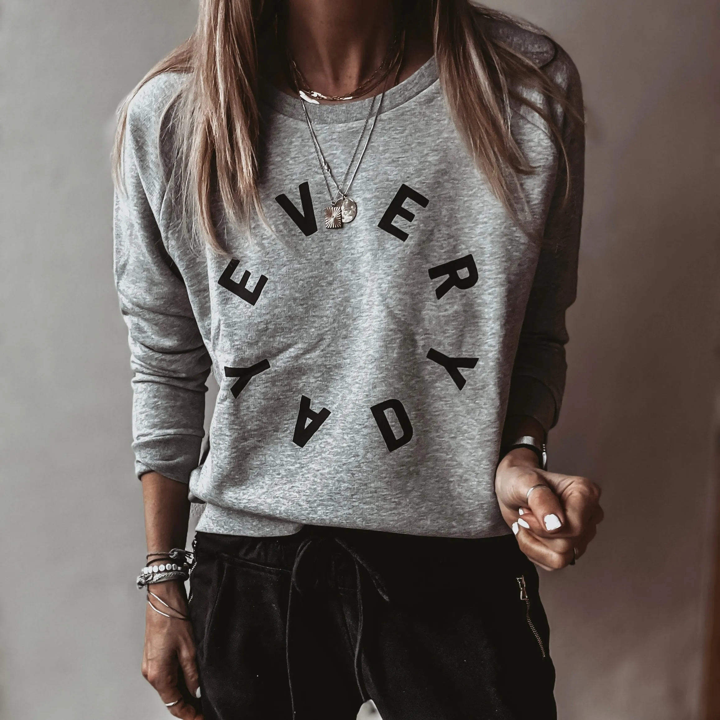 The EVERYDAY GREY sweatshirt *relaxed style*