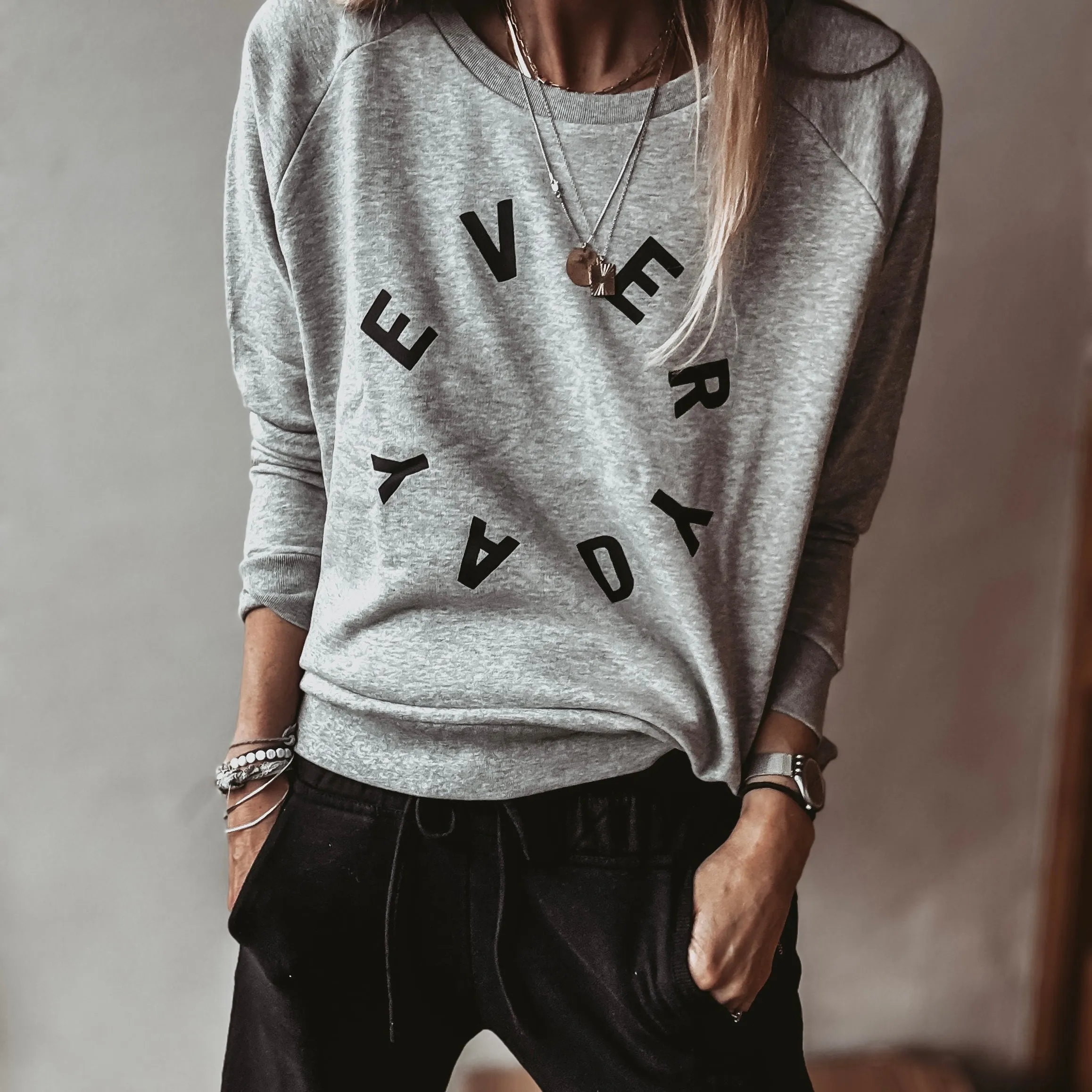 The EVERYDAY GREY sweatshirt *relaxed style*