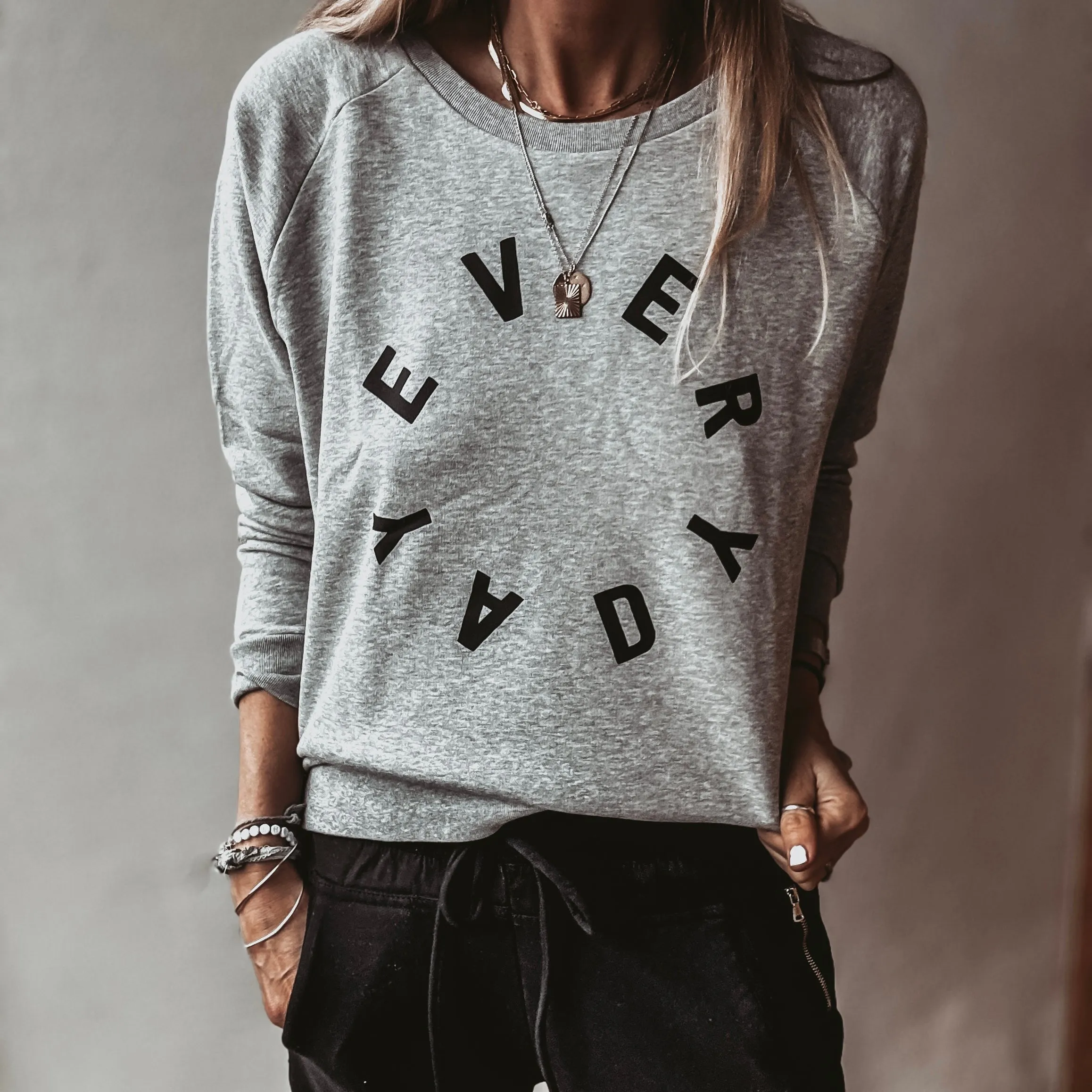 The EVERYDAY GREY sweatshirt *relaxed style*