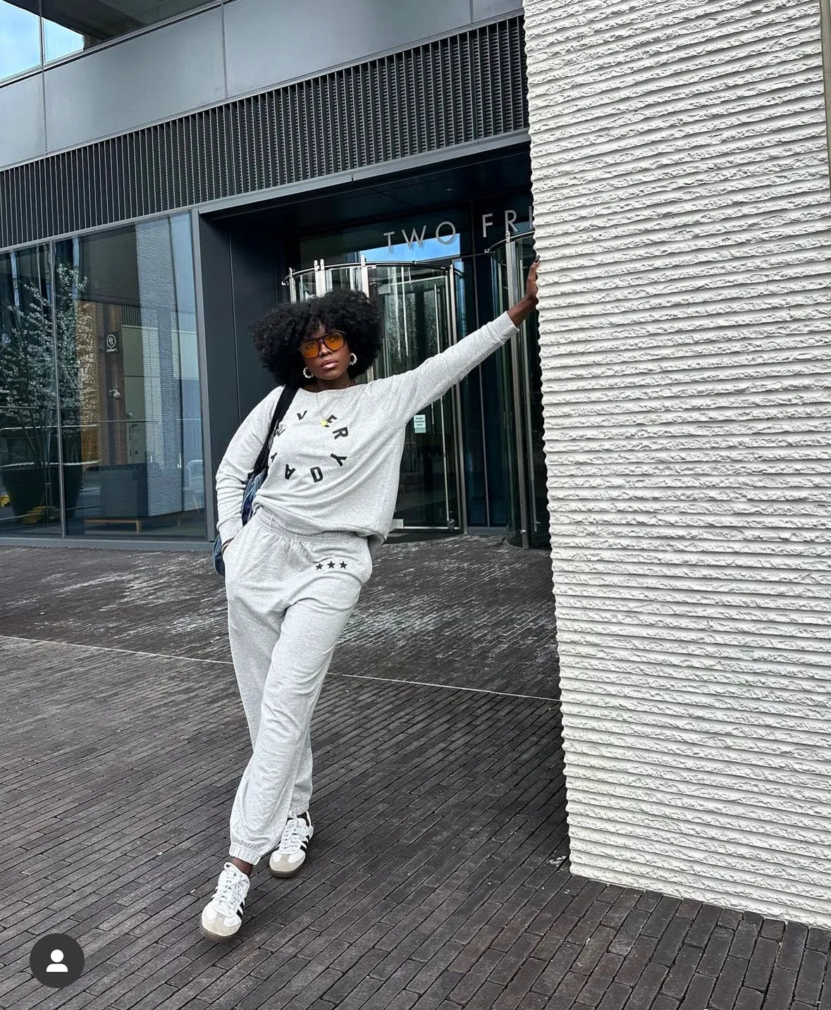 The EVERYDAY GREY sweatshirt *relaxed style*