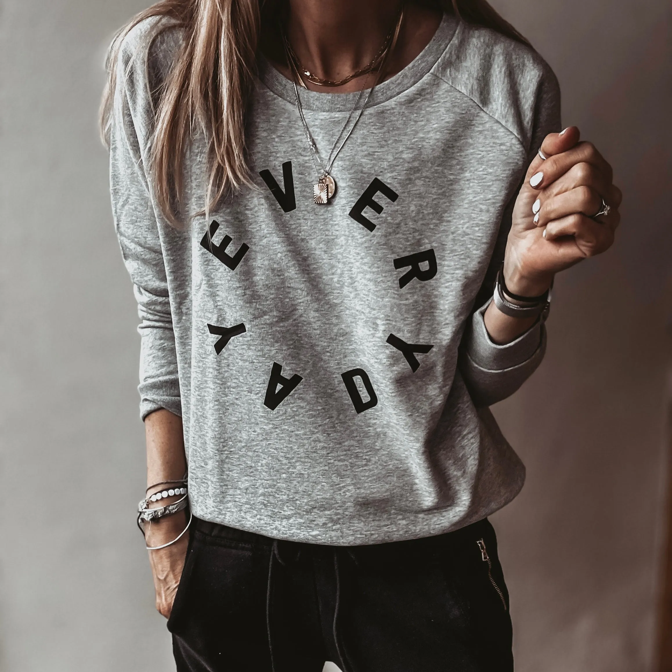 The EVERYDAY GREY sweatshirt *relaxed style*