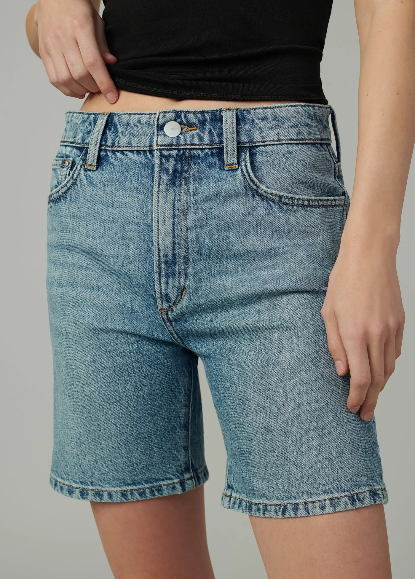 THE JOEY SHORT CUFFED