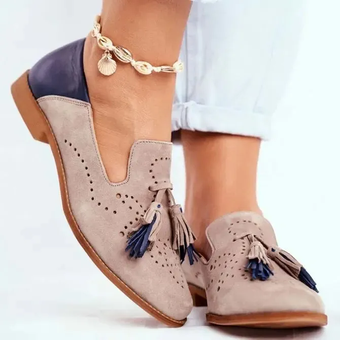 Two-tone slip-on shoes with tassels