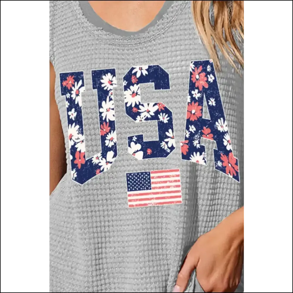 USA Scoop Neck Tank - Trendy & Chic