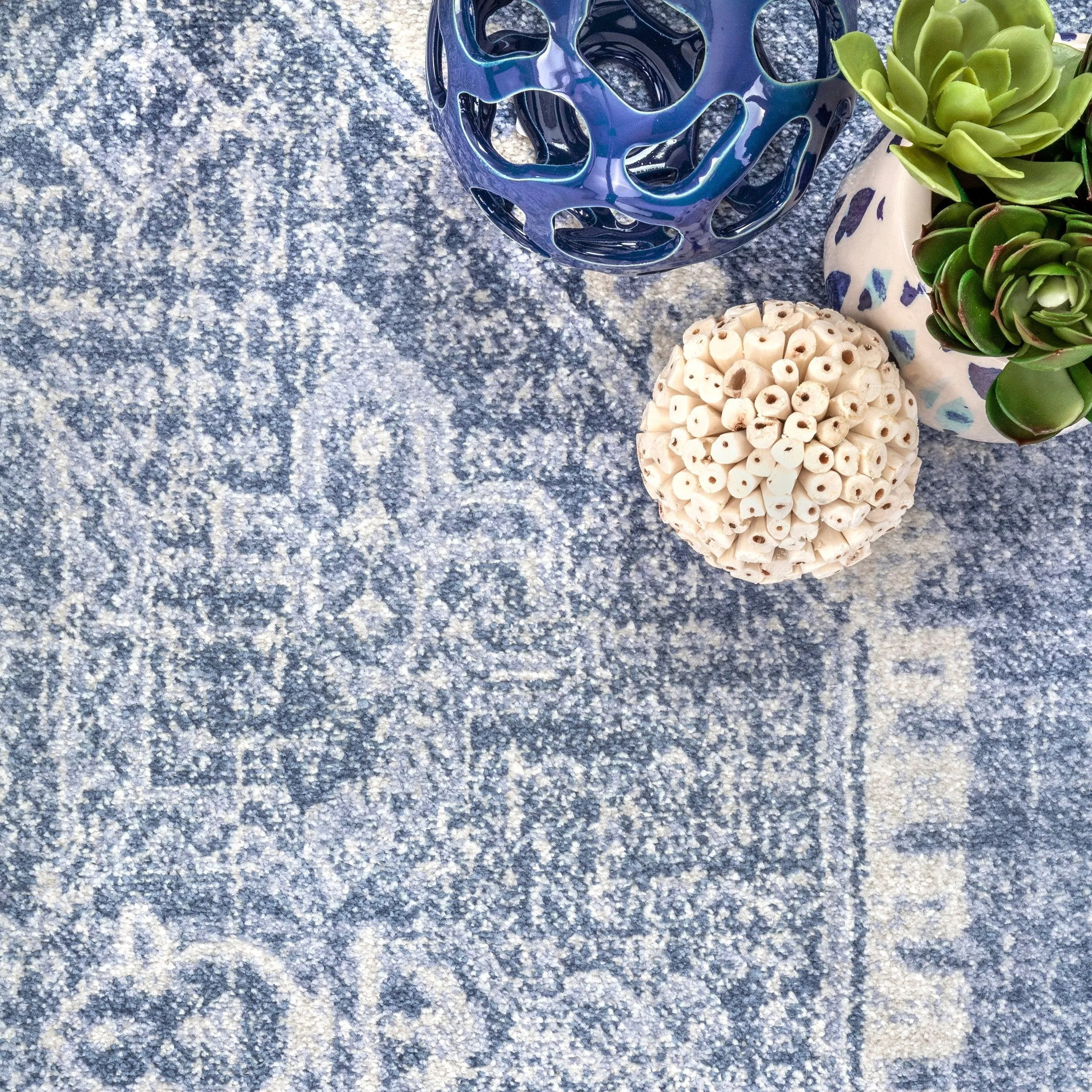 VINTAGE PERSIAN DISTRESSED ISLA