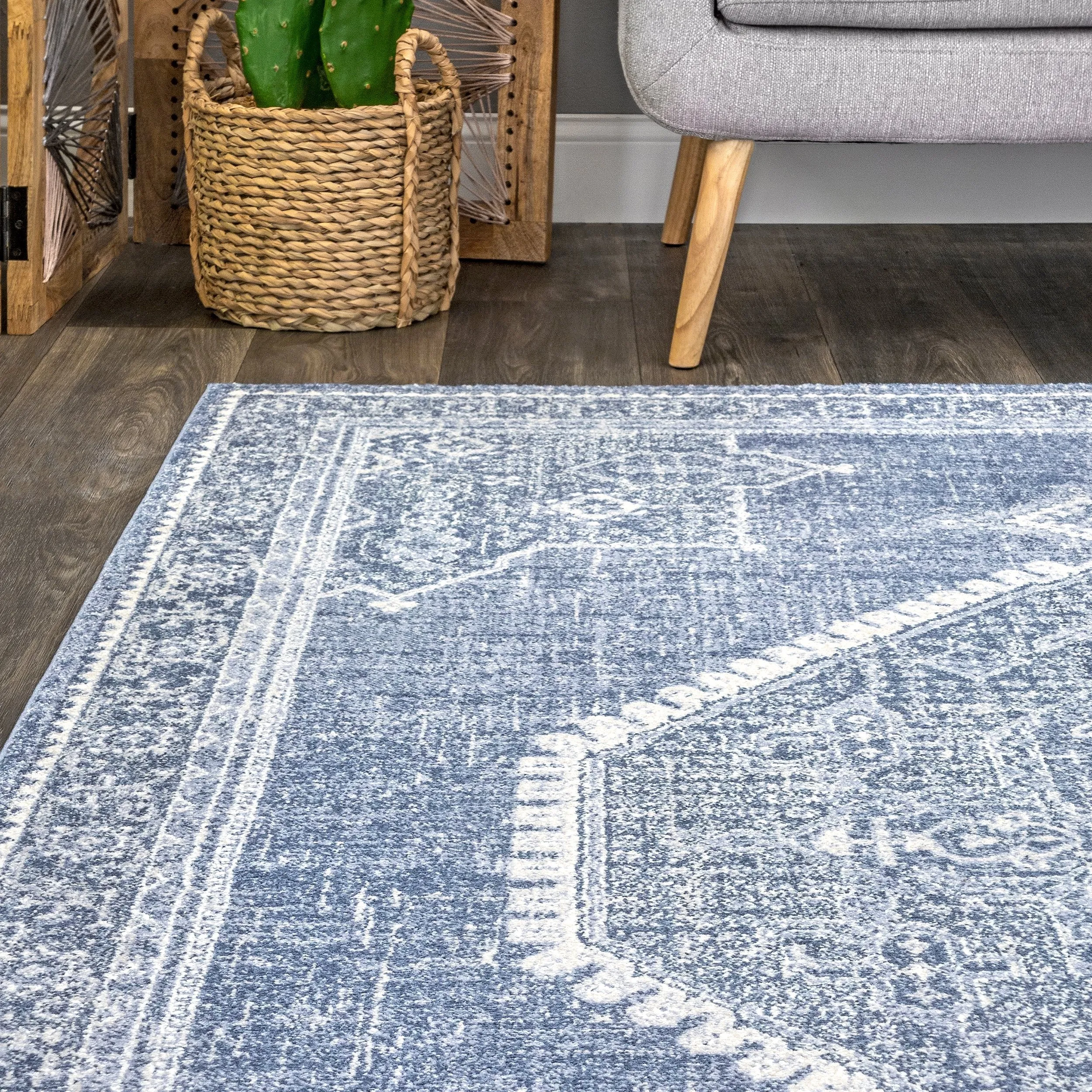VINTAGE PERSIAN DISTRESSED ISLA