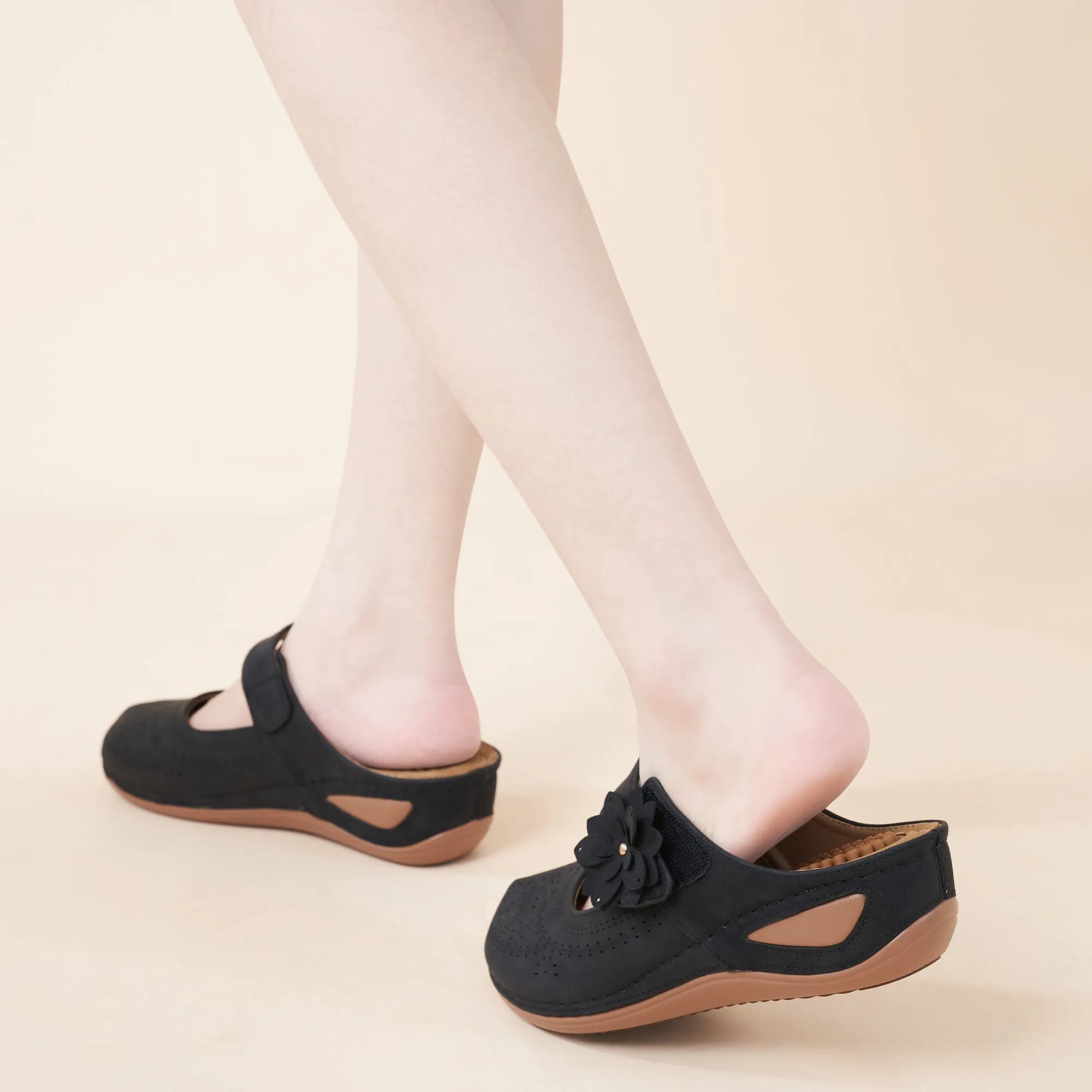 Womens Clogs & Mules Slip on Comfy Summer Sandals